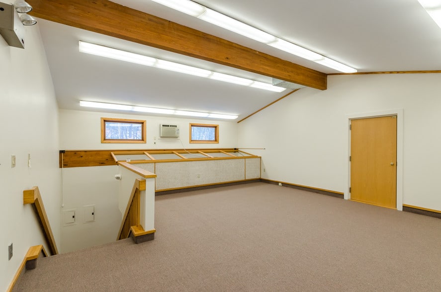 More Photos Of 40-60 Beechwood Dr, North Andover Loft Creative Space For Lease