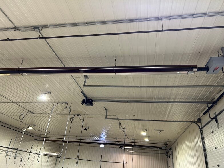 More Photos Of 877 Whitney Dr, Lapeer Warehouse For Lease