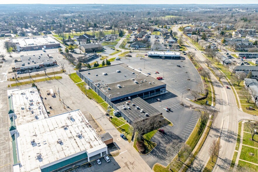 More Photos Of 5513-5567 Bigger Rd, Kettering Storefront For Sale