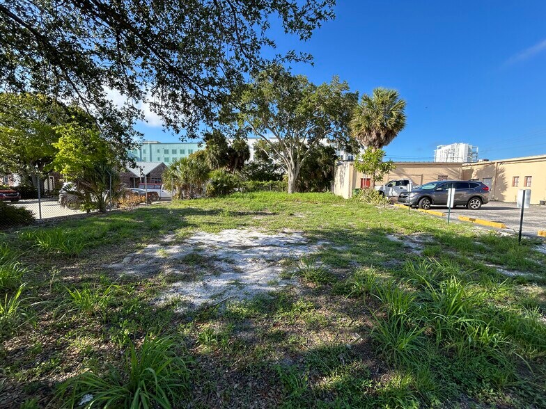 More Photos Of 1420 5th St, Sarasota Land For Sale