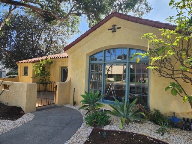 More Photos Of 2003 N Broadway, Santa Ana Office For Lease