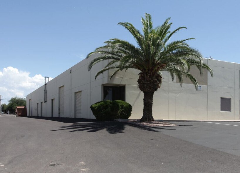 More Photos Of 706-736 E 46th St, Tucson Light Manufacturing For Lease