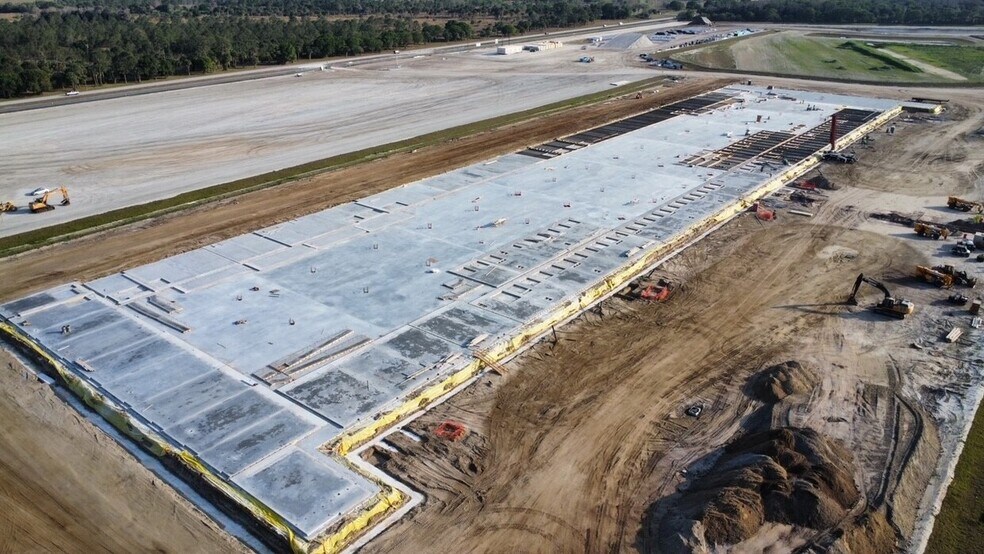 More Photos Of 2400 SW Gateway Pl, Stuart Distribution For Sale