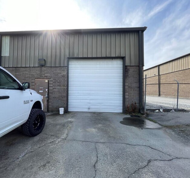 More Photos Of 510 Corliss St, Greensboro Light Manufacturing For Lease