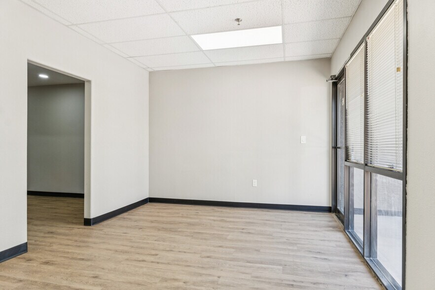 More Photos Of 2209 W 1st St, Tempe Warehouse For Sale