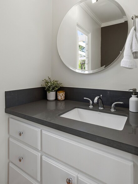 More Photos Of 5233 Lemp Ave, North Hollywood Multifamily For Sale