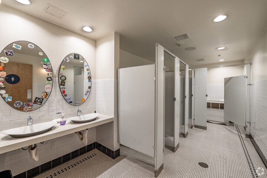 More Photos Of 600 S La Brea Ave, Los Angeles Storefront Retail Residential For Lease