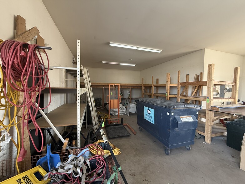 More Photos Of 1262 S Bridge St, Yorkville Service For Sale