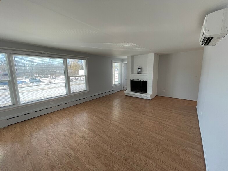 More Photos Of 215 N Waukegan Rd, Lake Bluff Convenience Store For Sale