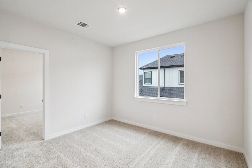 More Photos Of 2600 Gattis School Rd, Round Rock Multifamily For Sale