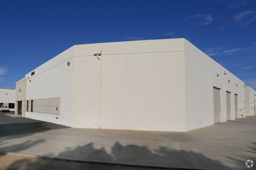 More Photos Of 3640 E Roeser Rd, Phoenix Warehouse For Lease