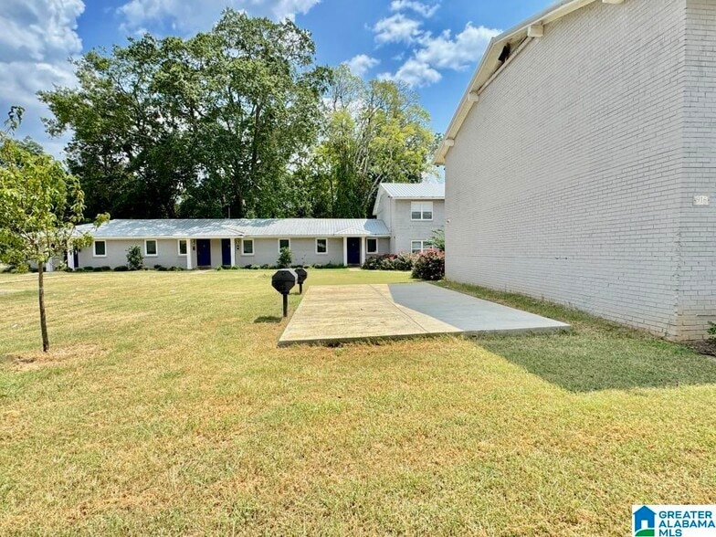 More Photos Of 914 14th St SW, Birmingham Apartments For Sale