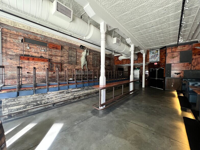 More Photos Of 1901 N 15th St, Tampa Freestanding For Lease