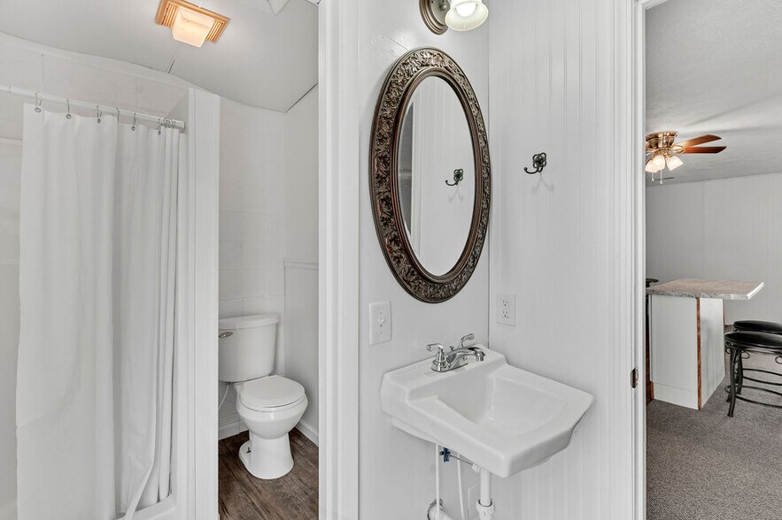 More Photos Of 973 W Main St, Abingdon Specialty For Sale