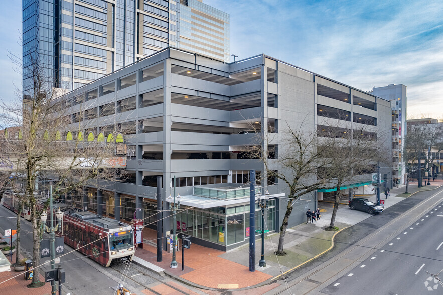 Primary Photo Of 900-922 SW Morrison St, Portland Parking Garage For Lease