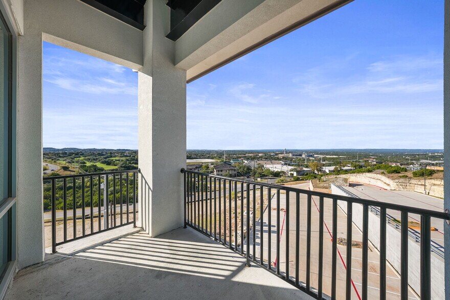 More Photos Of 3011 Flintrock Rd, Lakeway Medical For Sale