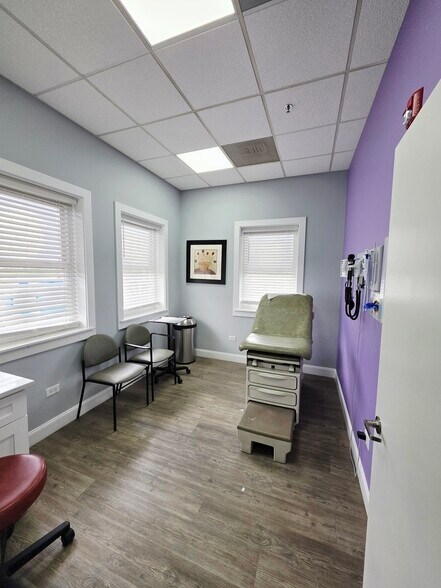 More Photos Of 200 N Gary Ave, Carol Stream Medical For Sale
