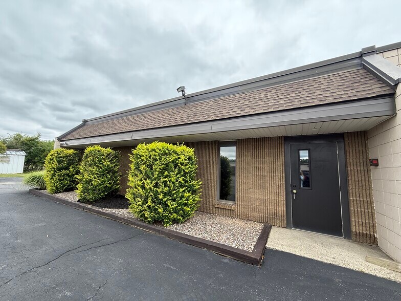 More Photos Of 51 N America Dr, West Seneca Office For Lease