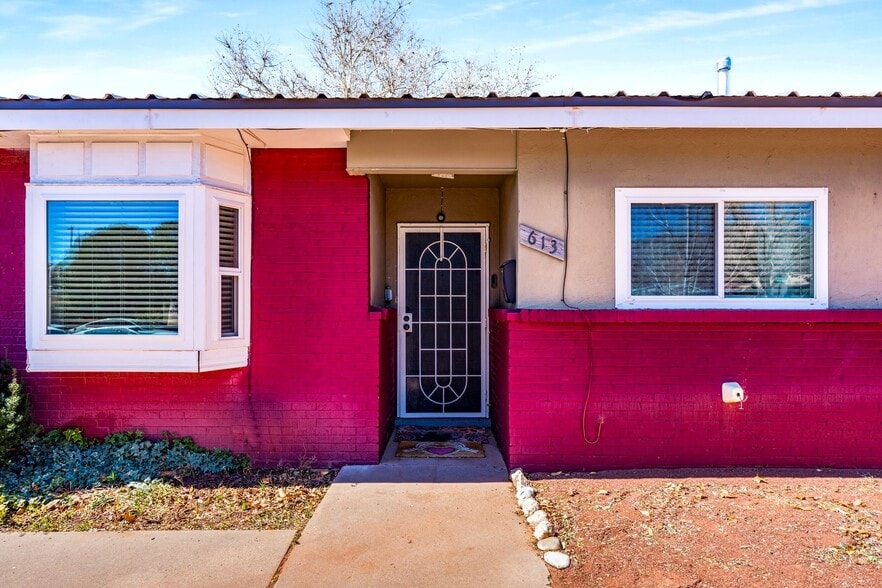 More Photos Of 613 Jane St NE, Albuquerque Flex For Sale
