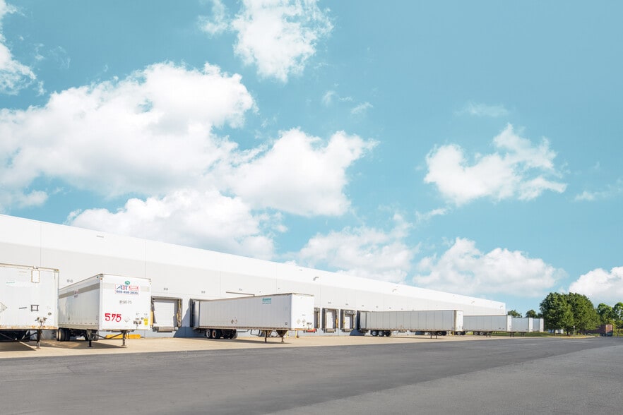 More Photos Of 255 Fort Collier Rd, Winchester Warehouse For Lease