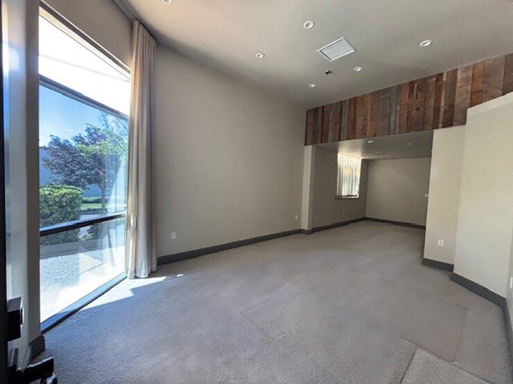 More Photos Of 860 Kaiser Rd, Napa Warehouse For Sale