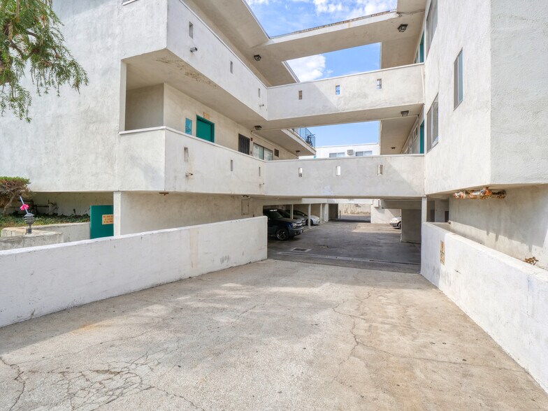 More Photos Of 10749 New Haven St, Sun Valley Apartments For Sale