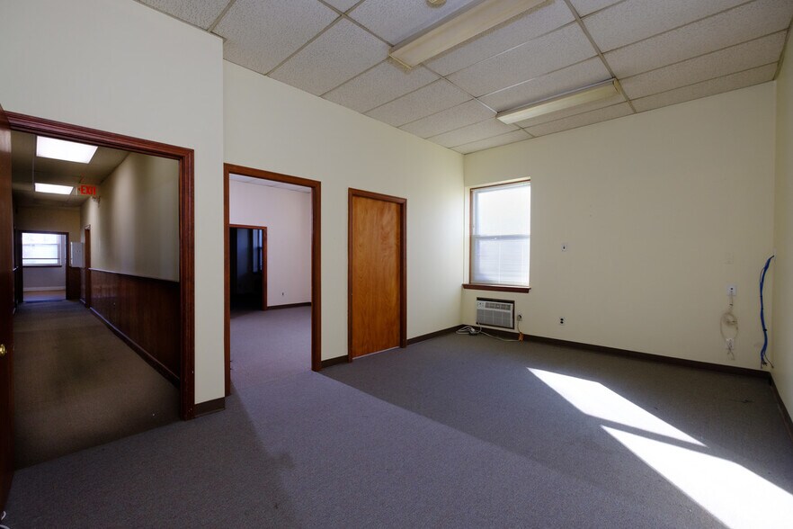More Photos Of 397-399 Main St, Medford Office For Lease