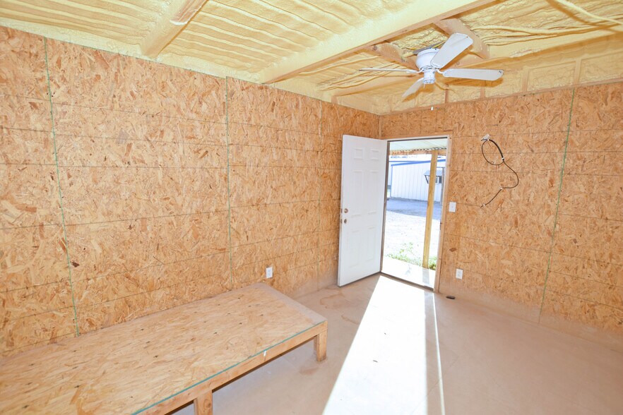 More Photos Of 305 E 57th St, Odessa Warehouse For Sale