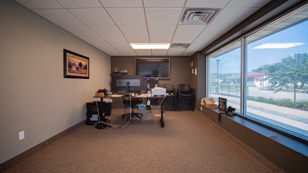 More Photos Of 903 Broadway Ave N, Rochester Freestanding For Sale
