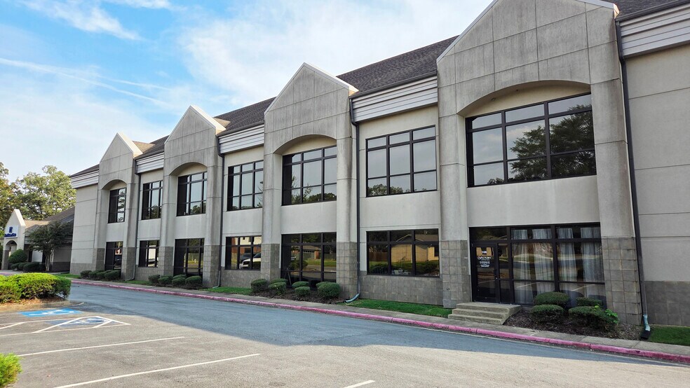 More Photos Of 2400 Crestwood Rd, North Little Rock Office For Lease