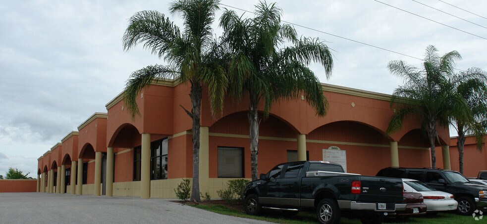More Photos Of 5485 Lee St, Lehigh Acres Warehouse For Lease