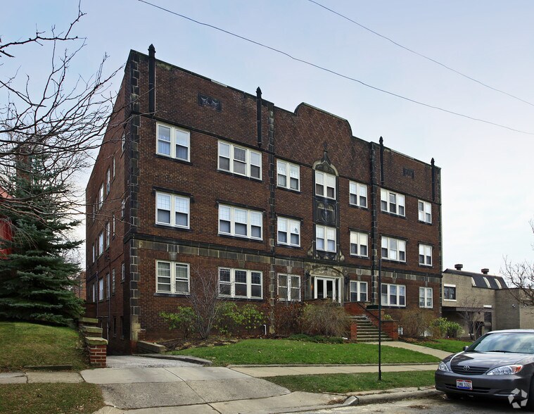 Primary Photo Of 3214 Yorkshire Rd, Cleveland Heights Apartments For Sale