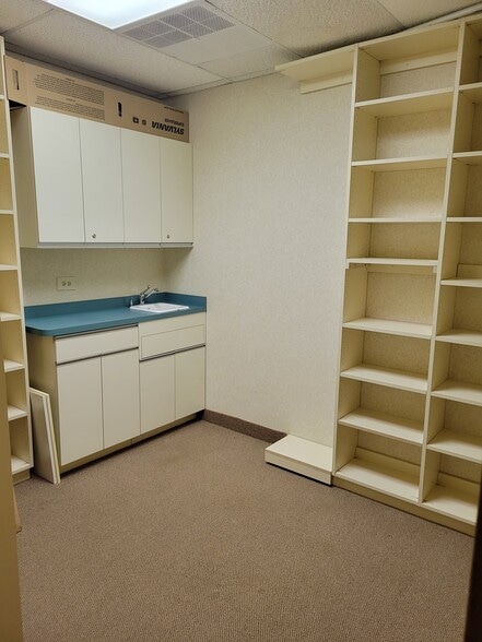 More Photos Of 180 White Rd, Little Silver Medical For Lease