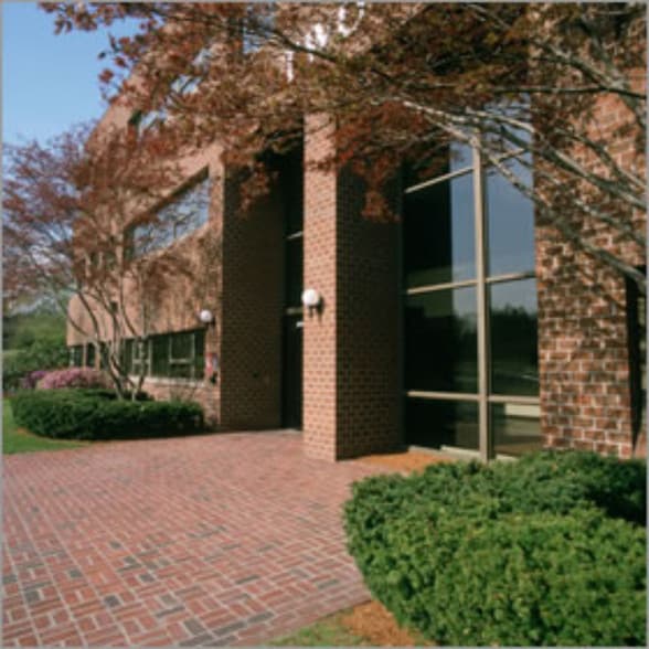 More Photos Of 2 Main St, Stoneham Office For Lease