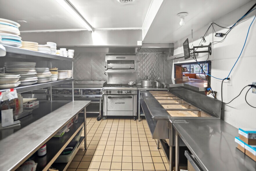 More Photos Of 5600 Lapeer Rd, Kimball Restaurant For Sale