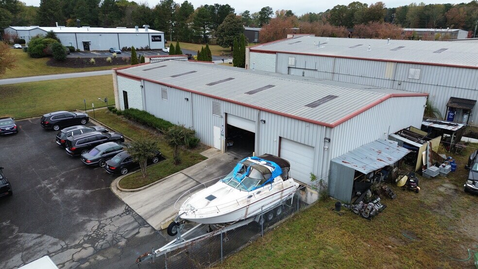 More Photos Of 2430 Oak St, Cumming Service For Sale