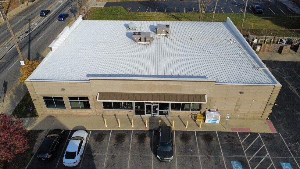More Photos Of 3070 Mayfield Rd, Cleveland Heights Freestanding For Sale