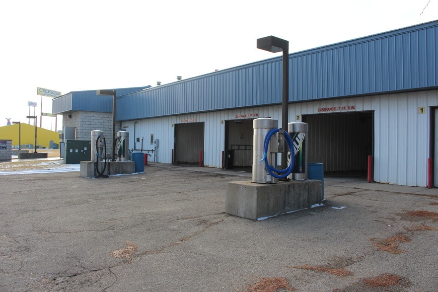 More Photos Of 6383 Lake Rd, Windsor Carwash For Sale