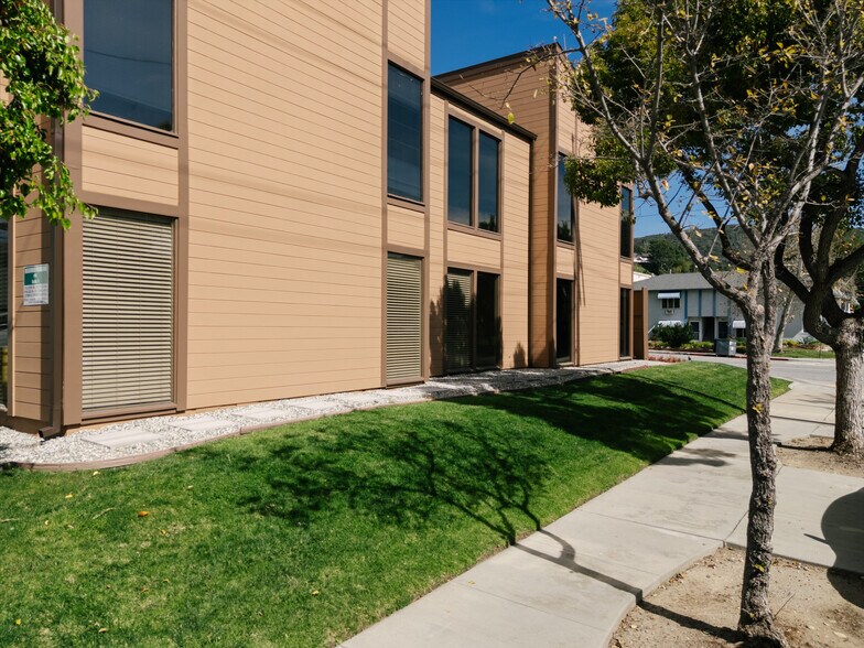 More Photos Of 2505 Canada Blvd, Glendale Office For Lease