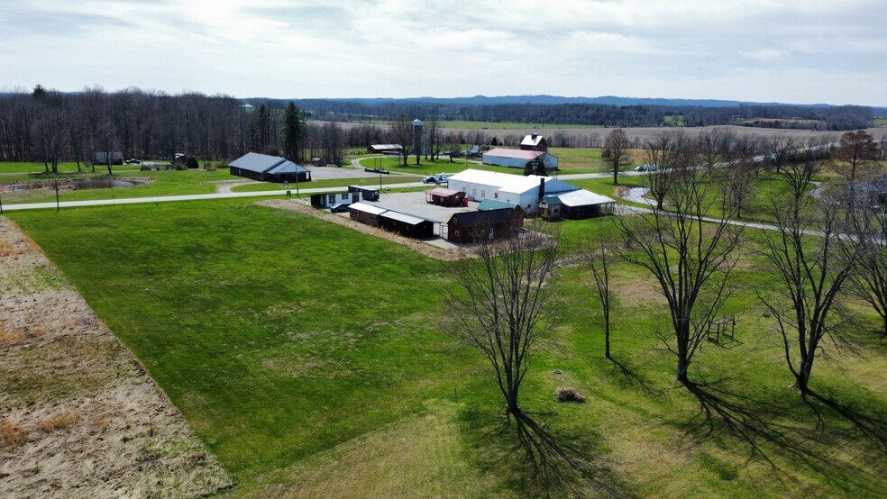 More Photos Of 677 S Cardinal Ln, Scottsburg Industrial For Sale