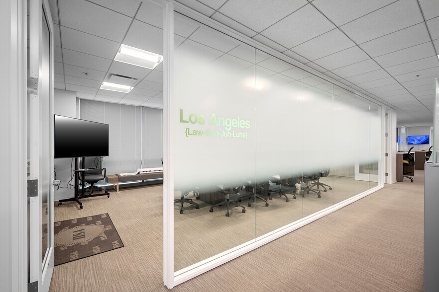 More Photos Of 301 N Lake Ave, Pasadena Office For Lease