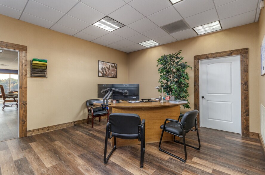 More Photos Of 6550 Pelican Dr, Osage Beach Specialty For Sale