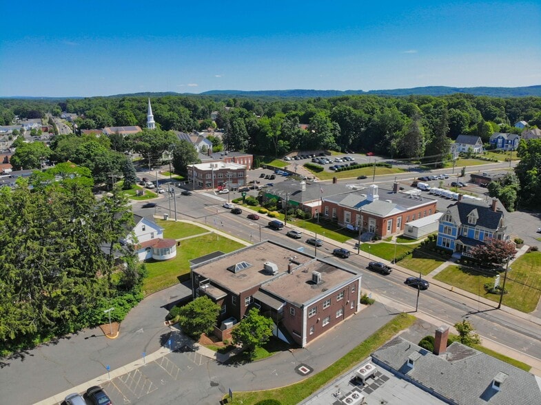 More Photos Of 132 Main St, Southington Bank For Lease