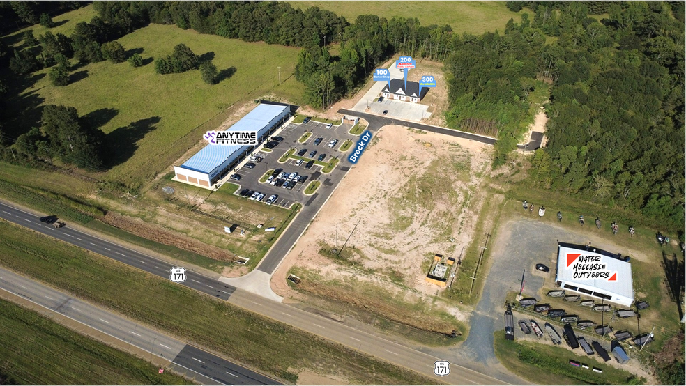 More Photos Of 225 Breck Dr, Stonewall Office For Lease
