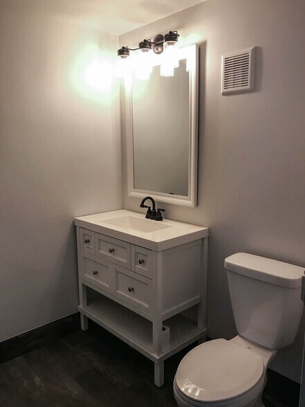 More Photos Of 1245 Memory Ln, Columbus Warehouse For Lease