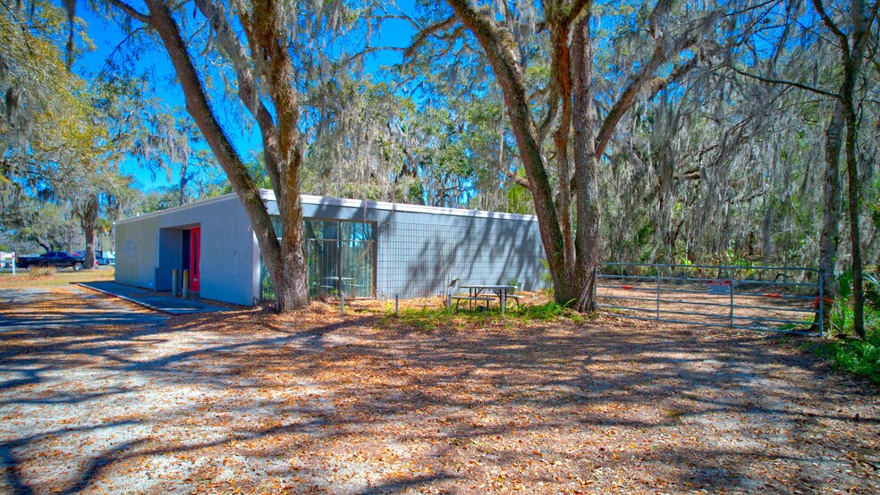 More Photos Of 629 S Broad St, Brooksville Office For Sale