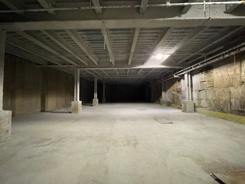 More Photos Of 251-73 Jericho Tpke, Bellerose Office For Sale