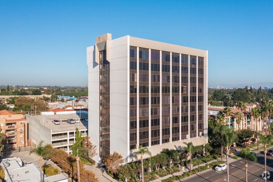 More Photos Of 1600 N Broadway, Santa Ana Medical For Lease