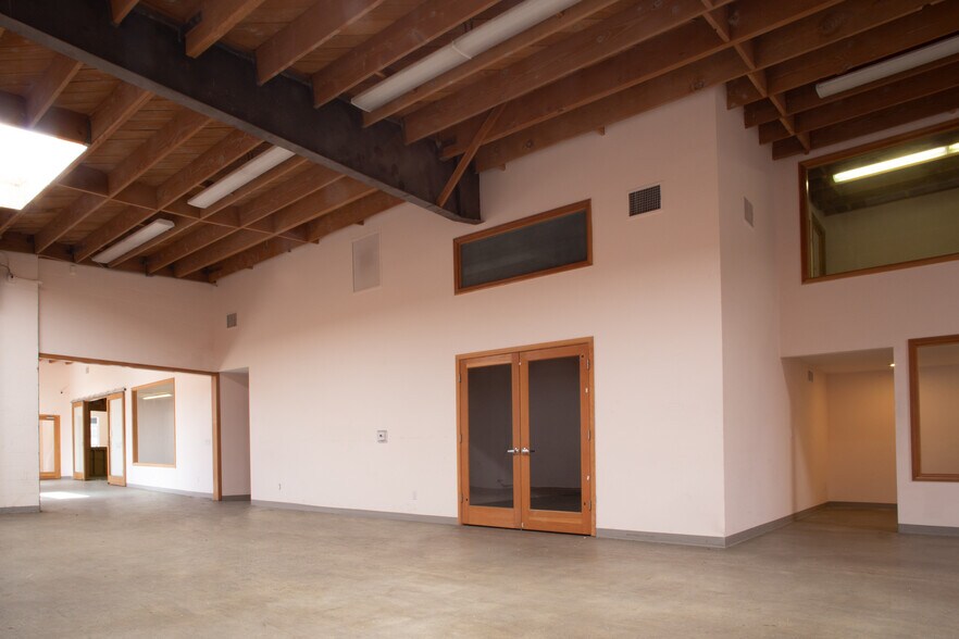 More Photos Of 2228 Barry Ave, Los Angeles Warehouse For Lease
