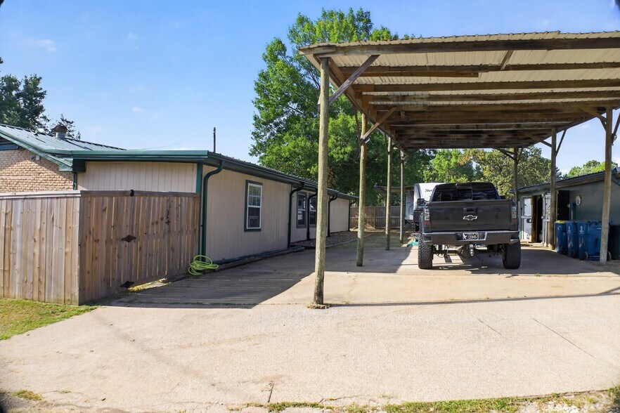 More Photos Of 3315 US Highway 259 N, Kilgore Light Distribution For Sale